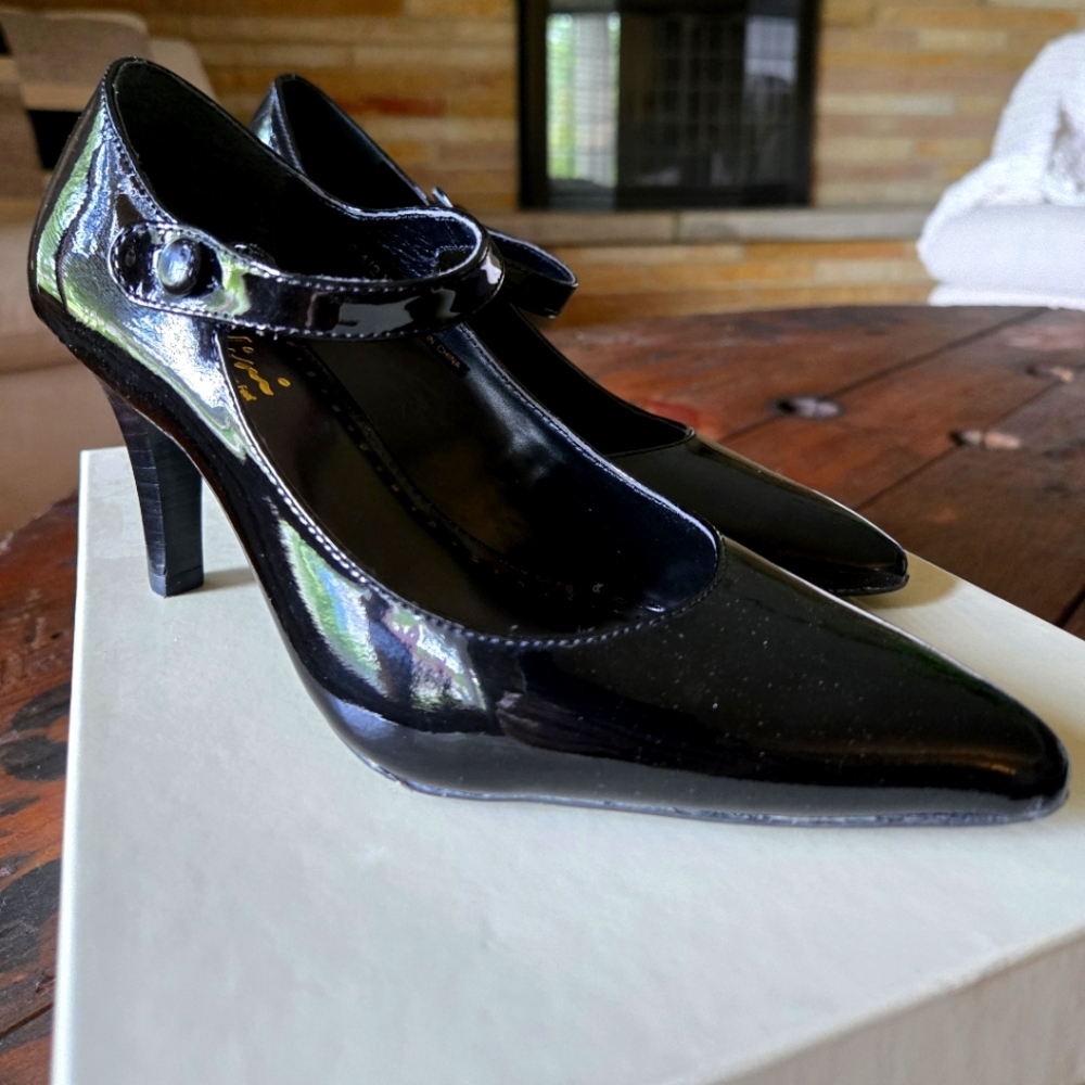 Sudini Black Patent Heels NWT